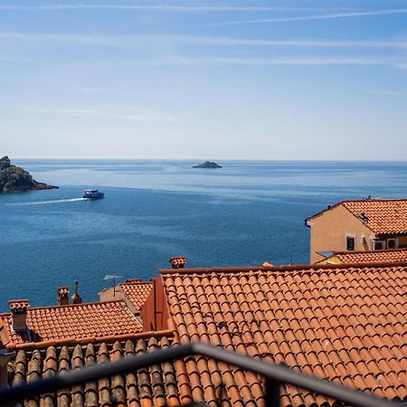 Old Town Seabreeze Residence Ровинь Экстерьер фото
