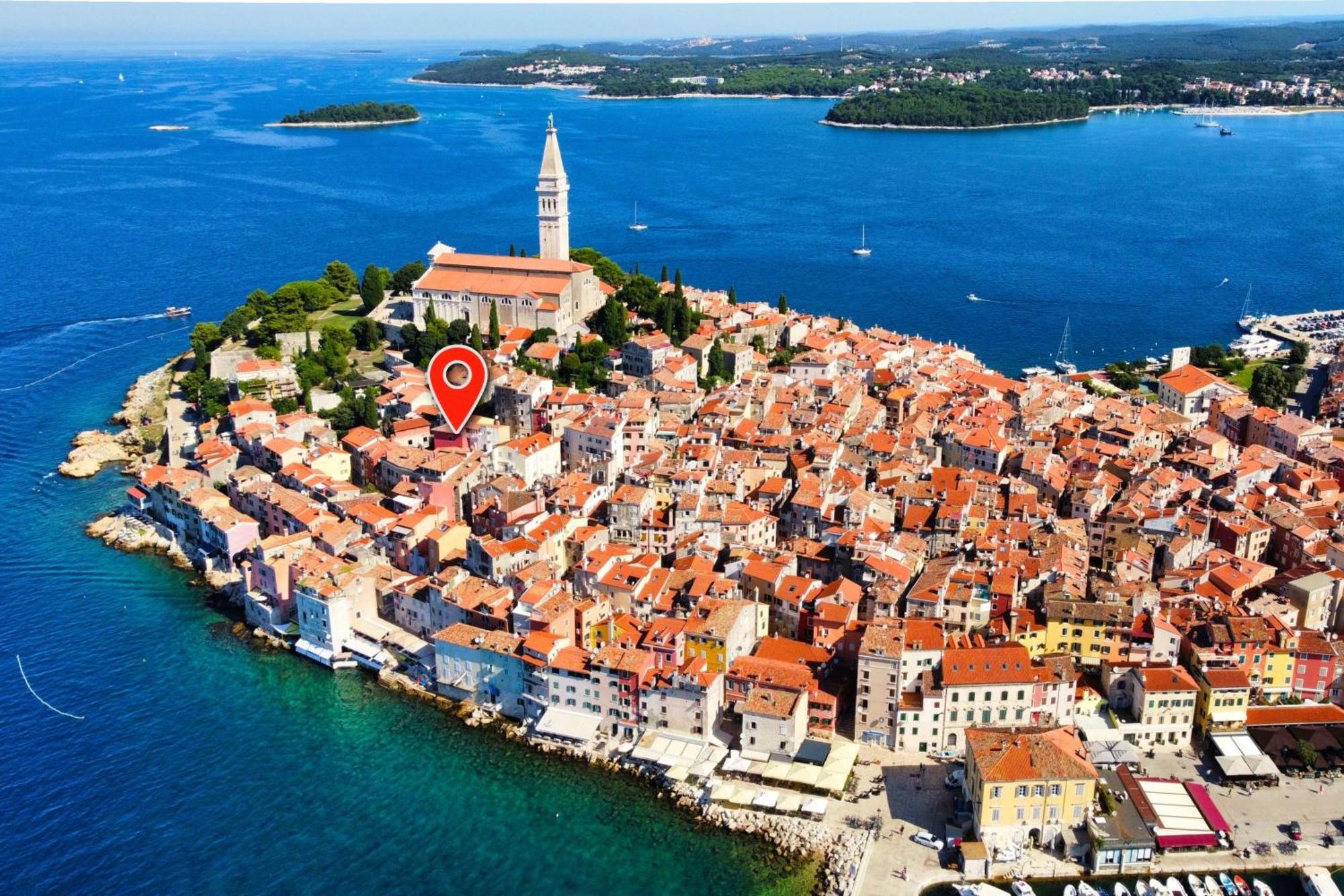 Old Town Seabreeze Residence Ровинь Экстерьер фото
