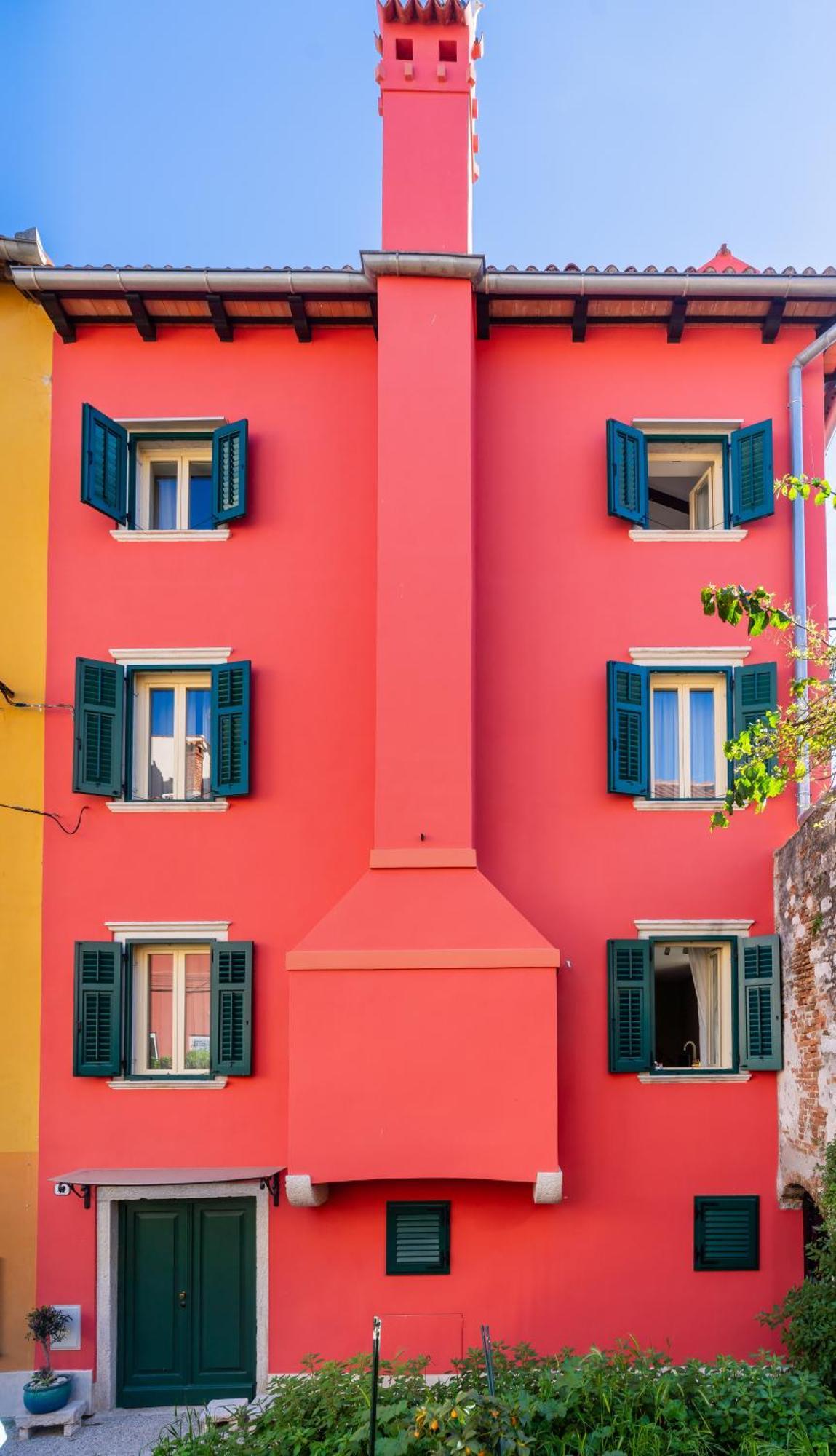 Old Town Seabreeze Residence Ровинь Экстерьер фото