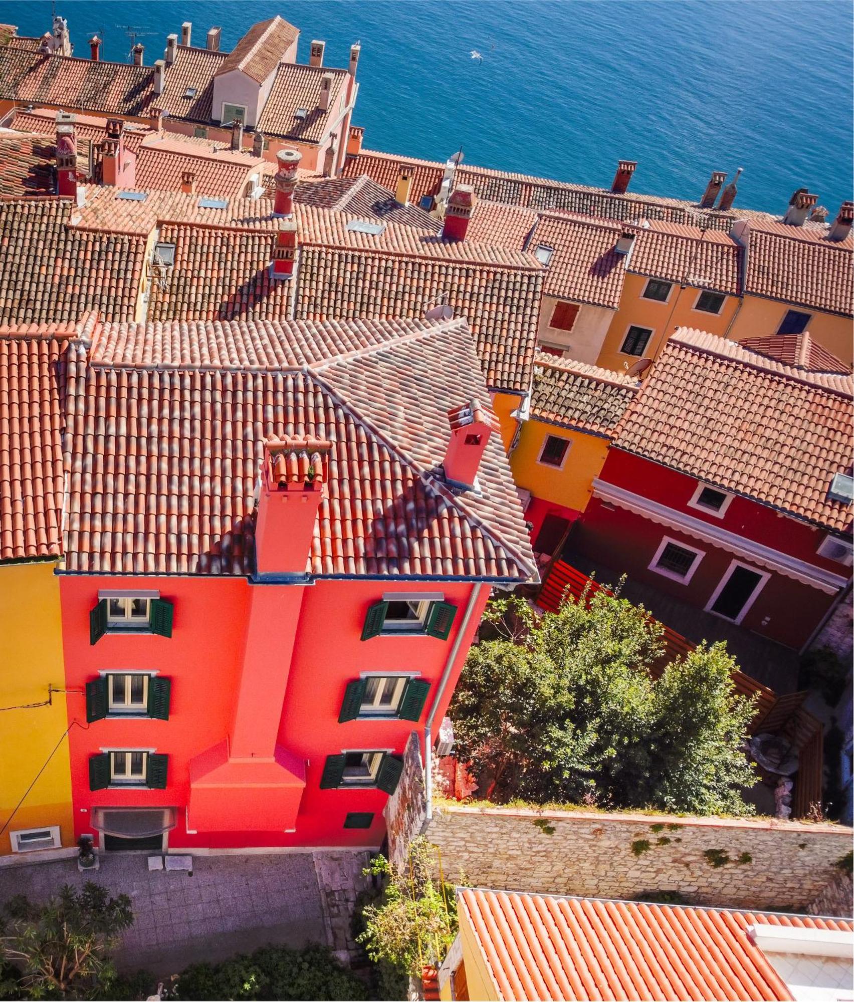 Old Town Seabreeze Residence Ровинь Экстерьер фото